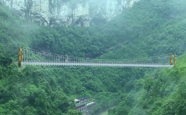 玻璃吊桥
