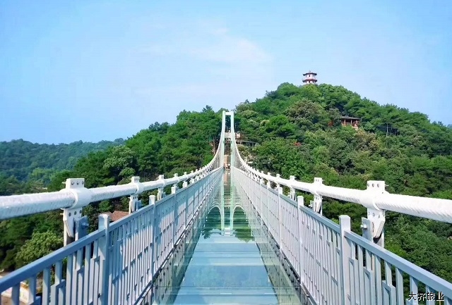 玻璃吊桥